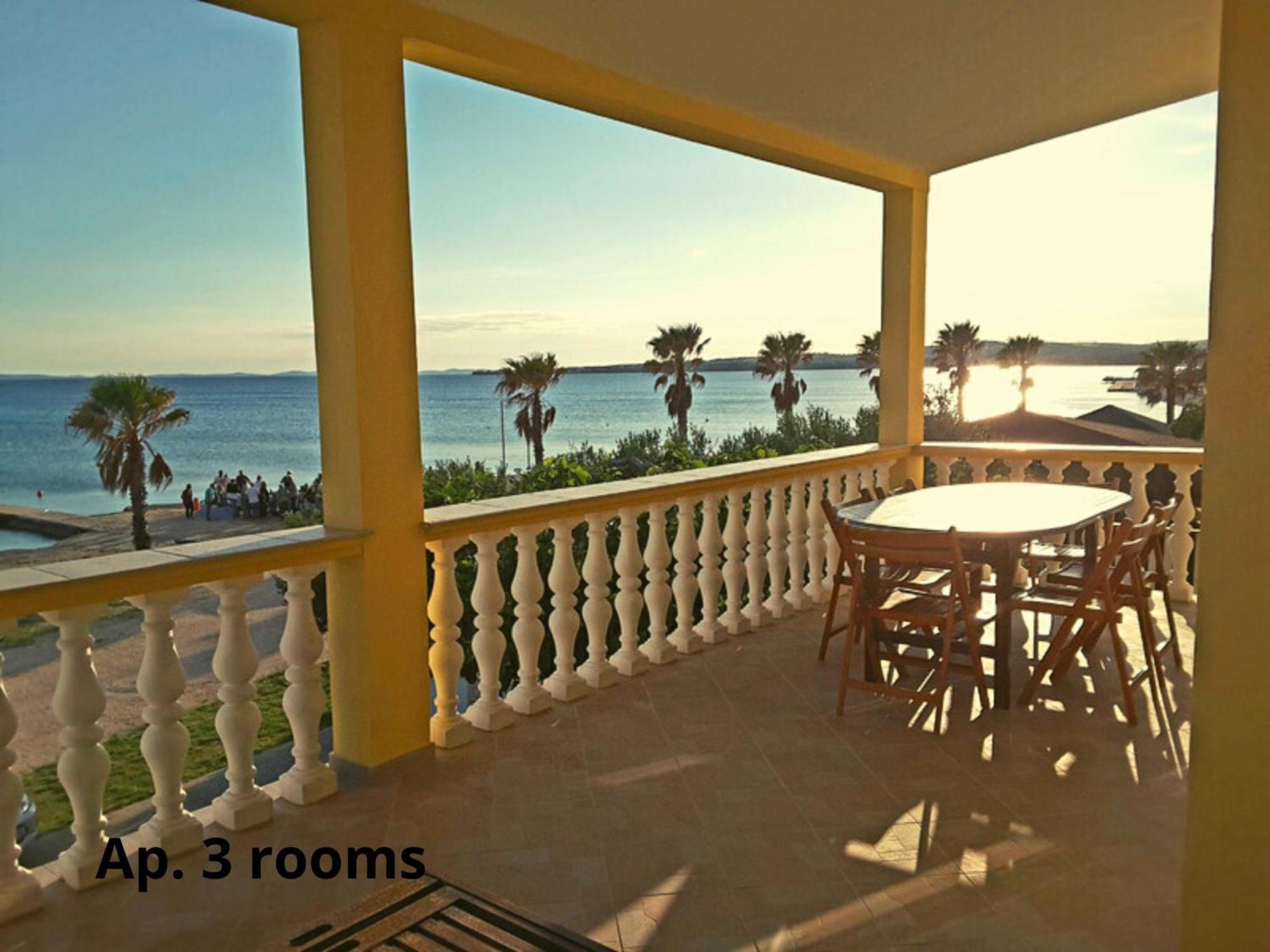 Deby Beach House Vir Exterior foto