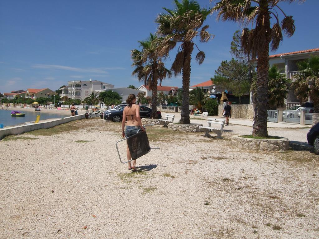 Deby Beach House Vir Exterior foto